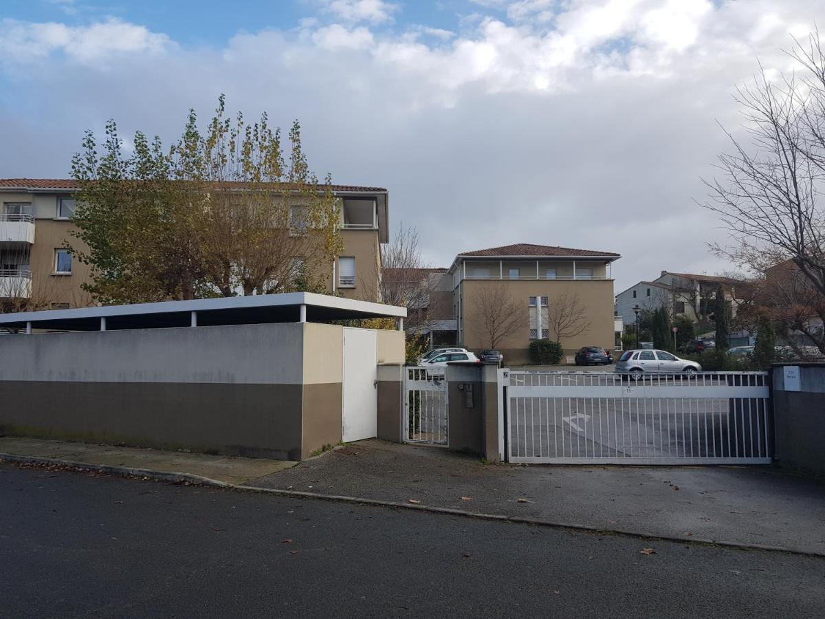 Tout Confort ! Calme, Climatisation, Piscine, Parking Gratuit, Grande Terrasse, Netflix, Wifi Carcassonne Exterior photo